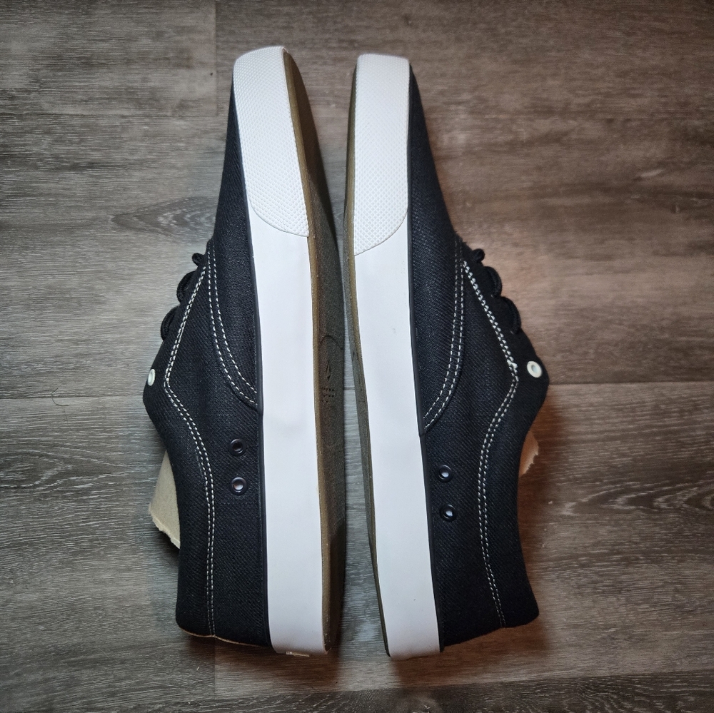 Sperry Black Boat Shoes‎ with Classic Design - Picture 2 of 6